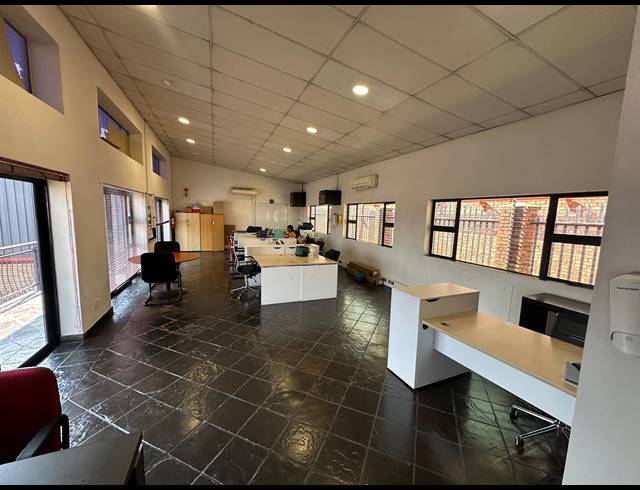 14,590M² WAREHOUSE TO LET IN NORTH RIDING